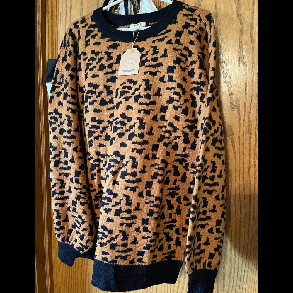 NWT animal print sweater L